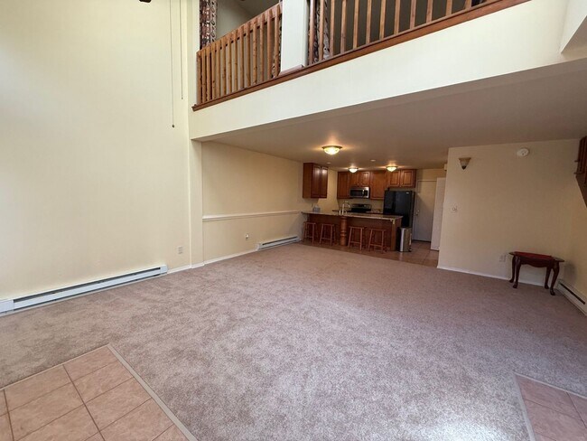 Building Photo - Aaron Village Condo!