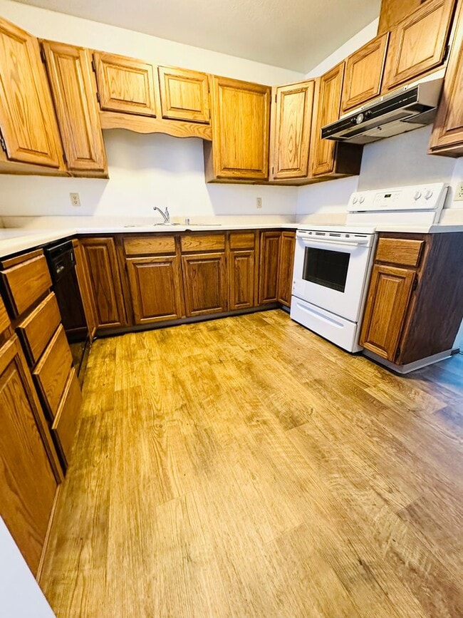 Building Photo - 4th Ave - 910/908/908B