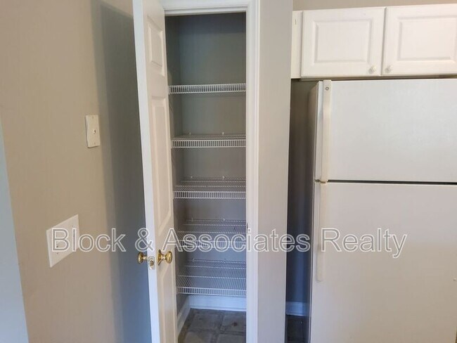 Building Photo - 532 Scholastic Ct