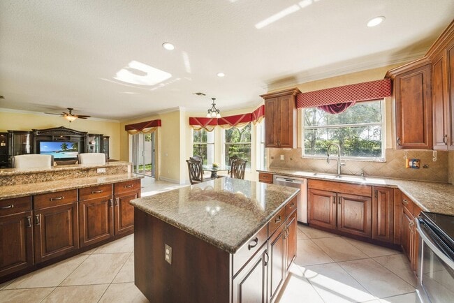 Building Photo - 8273 Emerald Winds Cir
