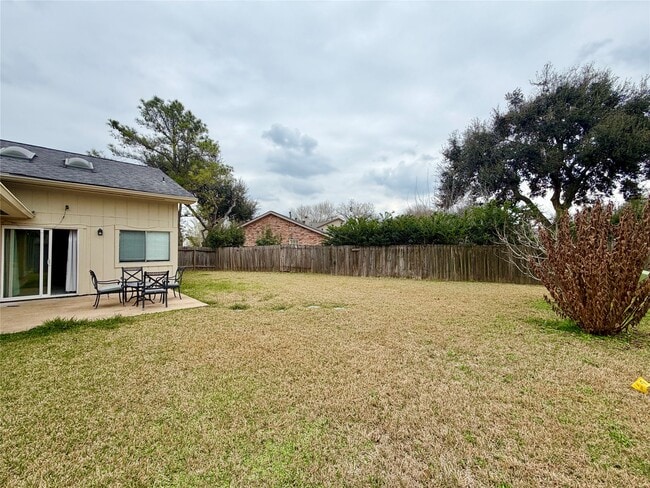 Building Photo - 3410 Woodstream Pl