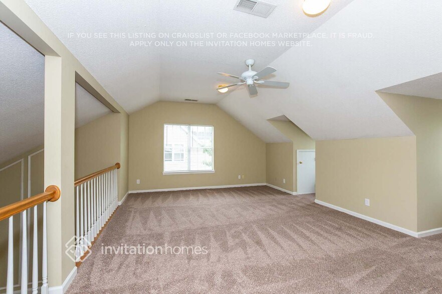 Building Photo - 1327 Yorkshire Pl NW