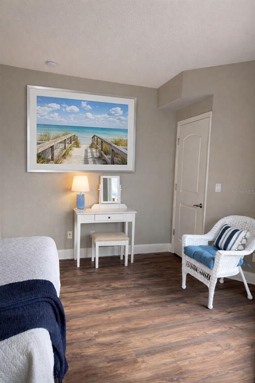 Building Photo - 6025 Sun Blvd