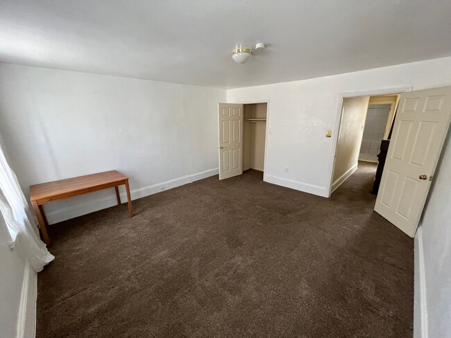 Building Photo - 3 Bedroom Townhouse in Bella Vista