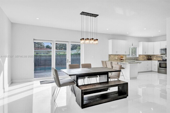 Building Photo - 1102 Meadow Lark Ave