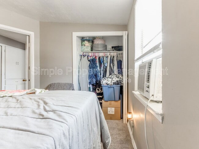 Building Photo - 1234 Iowa St