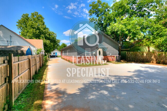 Building Photo - AMAZING NORMAN HOME AVAILABLE TO PRE-LEASE...