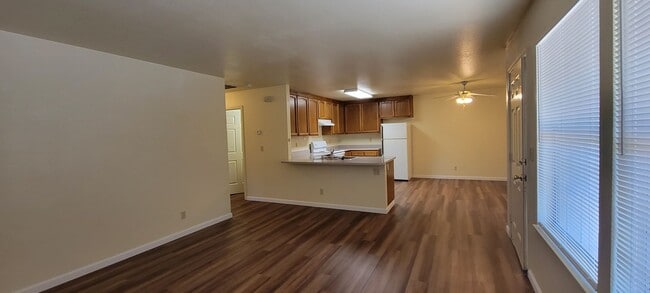 Building Photo - 866 Cally Ct