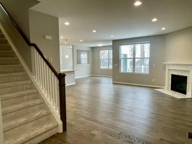 Building Photo - 2835 Dillon Dr