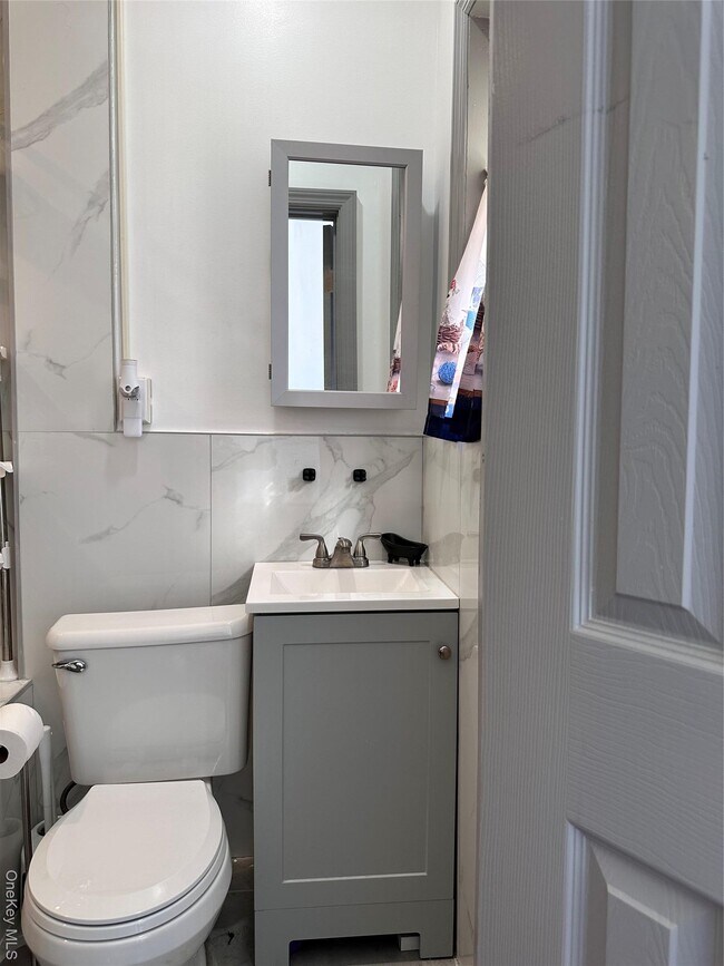 Building Photo - 768 Greene Ave