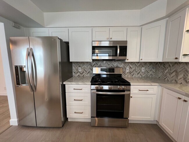 Building Photo - 12938 Valleyheart Dr