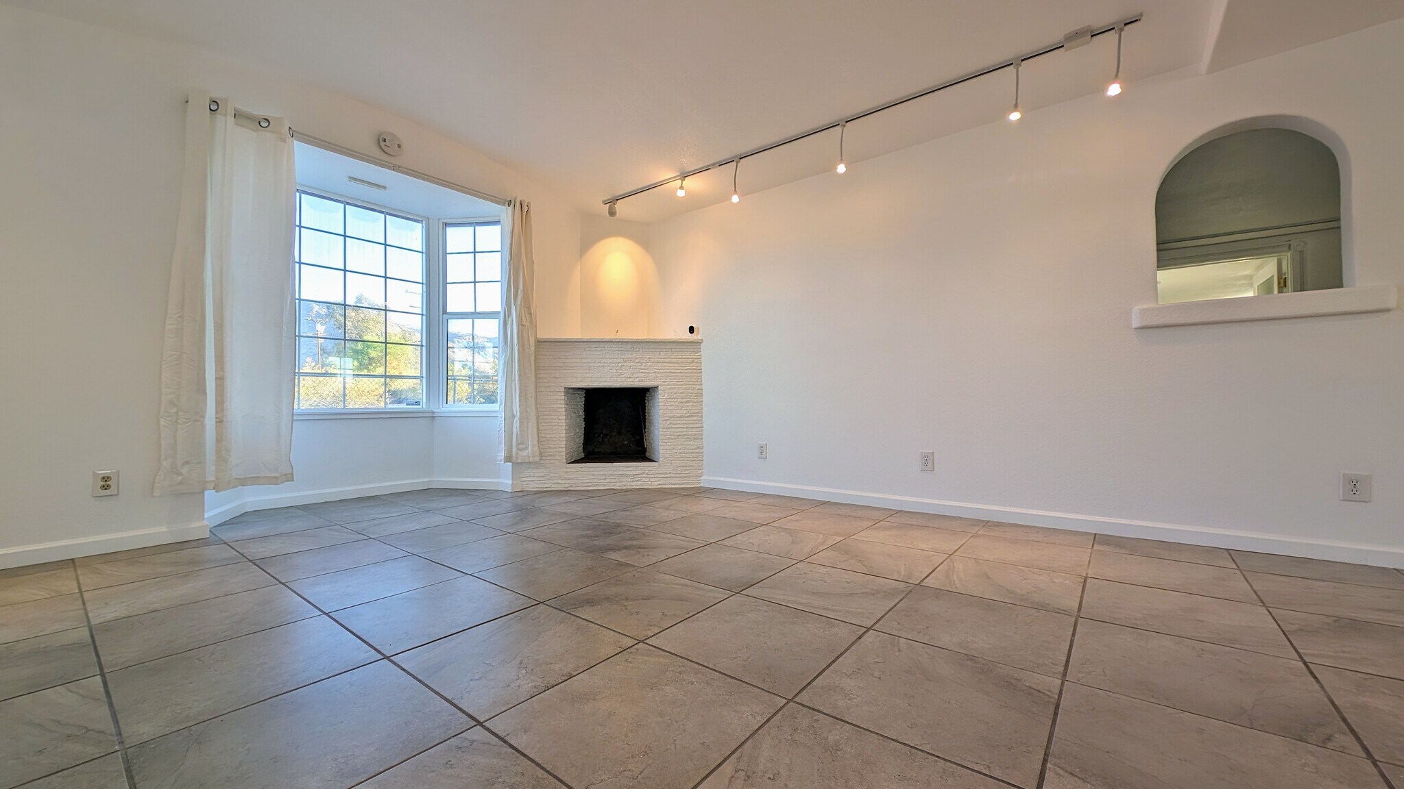 Building Photo - 72404 Cactus Dr