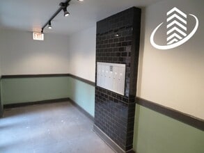 Building Photo - 845 W Agatite Ave