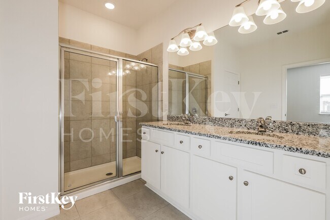 Building Photo - 585 Crown Rose Dr