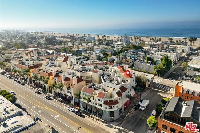 Building Photo - 235 Main St