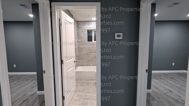 Building Photo - 7432 Franklin St