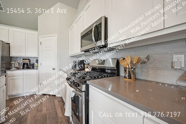 Building Photo - 15454 S 36th E Ave