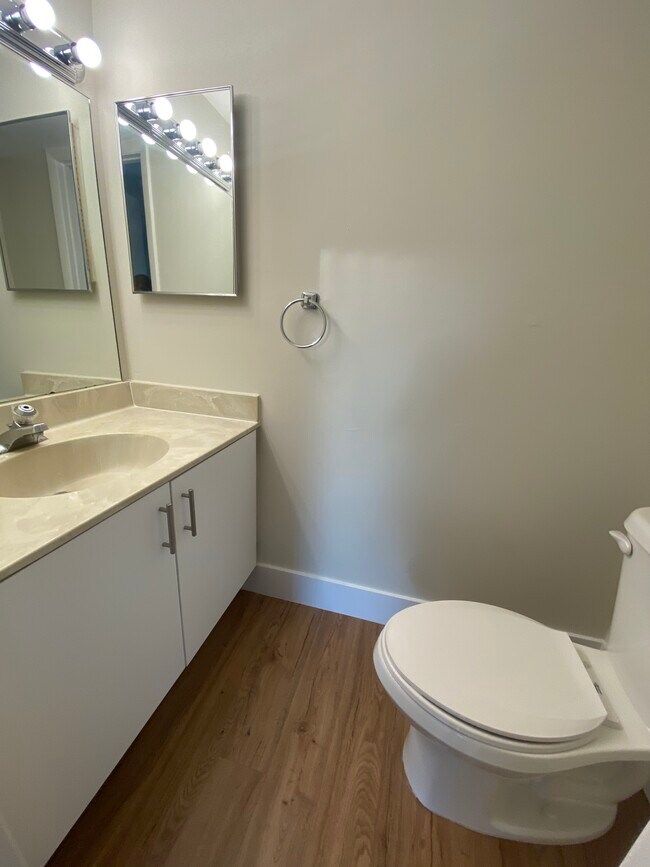 Building Photo - 1835 SW 81st Ave