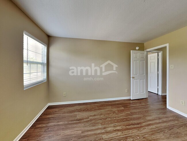 Building Photo - 10127 Cumberland Pointe Blvd