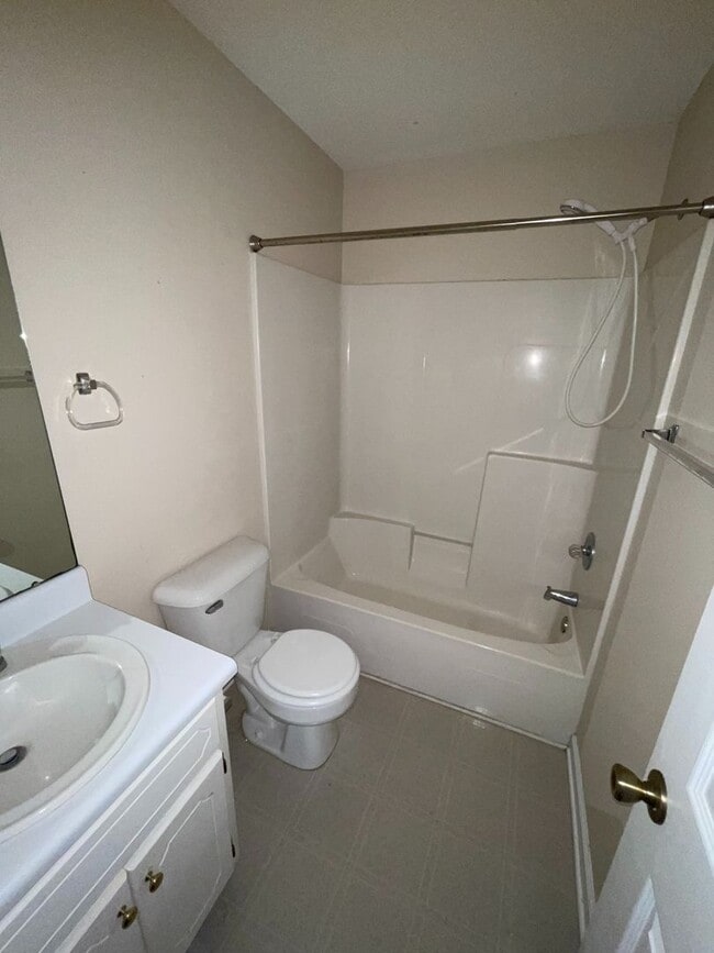 Building Photo - 104 Woodrun Dr