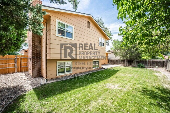 Building Photo - 12 Chicory Ct