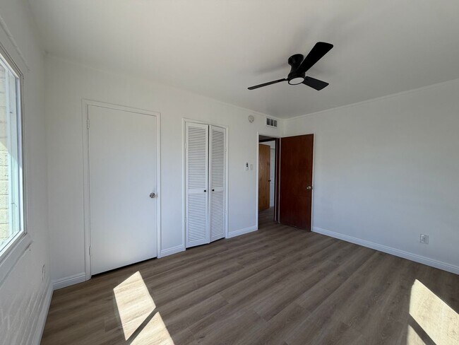 Building Photo - 261 Armory Rd