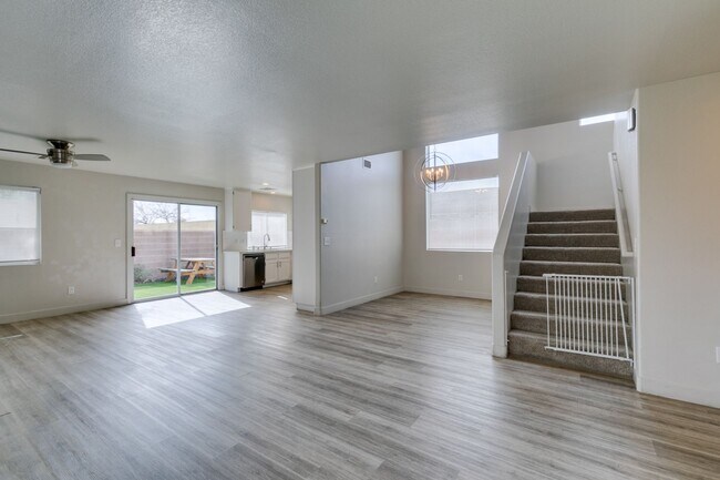 Building Photo - SUMMERLIN BEAUTY WITH TONS OF UPGRADES*3 LARGE BEDROOMS*COMMUNITY POOL*