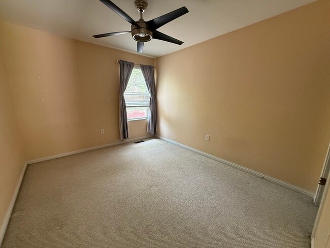 Building Photo - SIngle Family