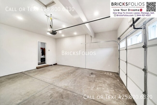 Building Photo - 8148 51st St NE