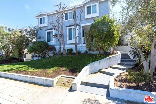 Primary Photo - 1202 Tennyson St