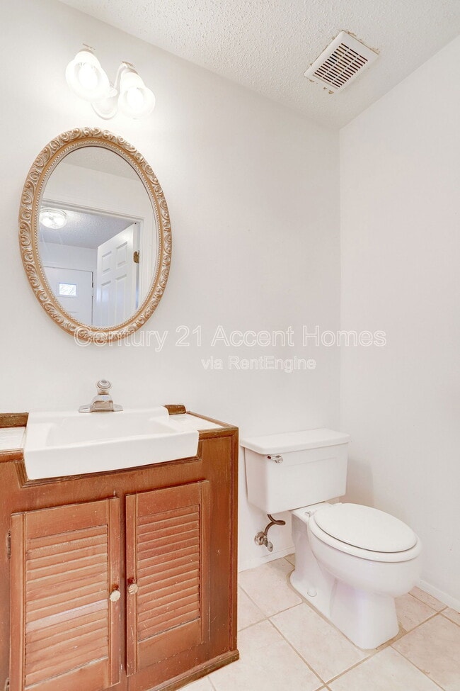Building Photo - 5328 Larochelle Ct