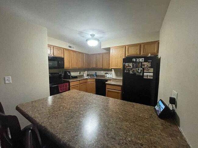 Building Photo - Amazing 2 Bedroom - 1 Bath Condo in University Heights