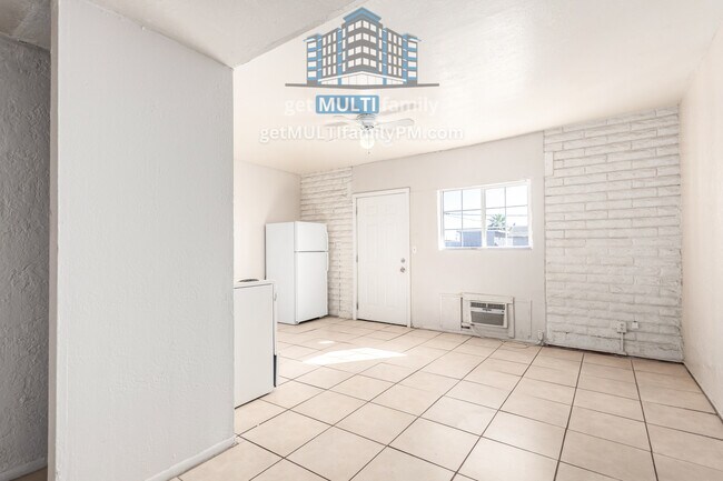 Building Photo - 525 N 32nd St