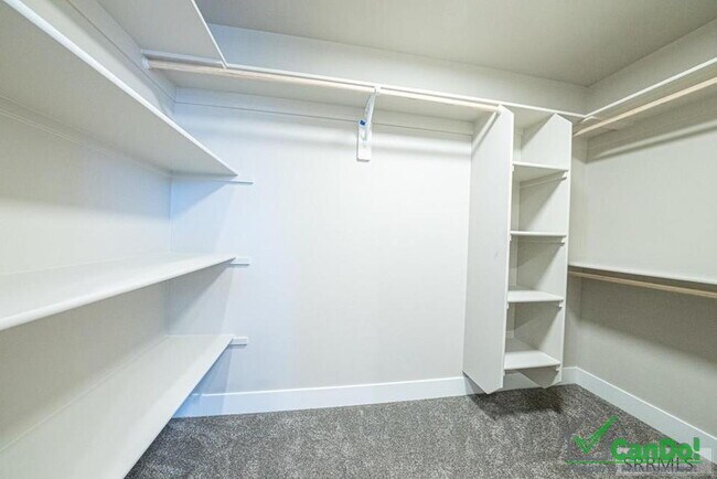 Building Photo - BEAUTIFUL 4 BEDROOM TOWNHOME for rent in Ammon w/ 2 Car Garage! Deposit-Free Lease option for qua...