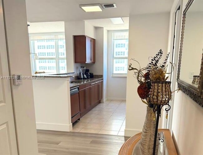 Building Photo - 2080 S Ocean Dr