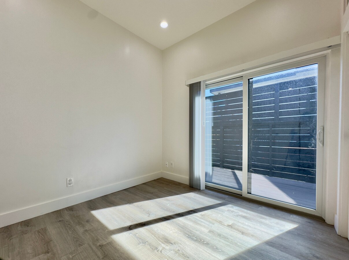 Building Photo - 1038 62nd St