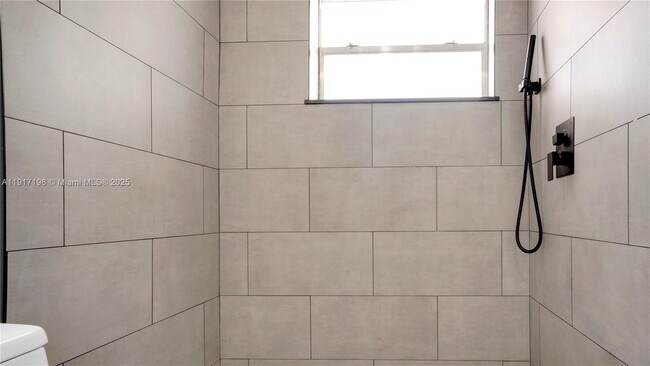 Building Photo - 32 SW 9th St