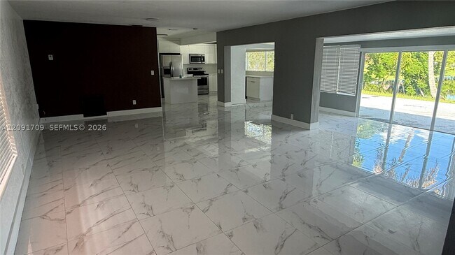 Building Photo - 6365 Miami Lakeway S