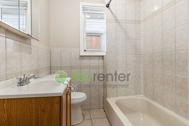 Building Photo - 54 Mission St