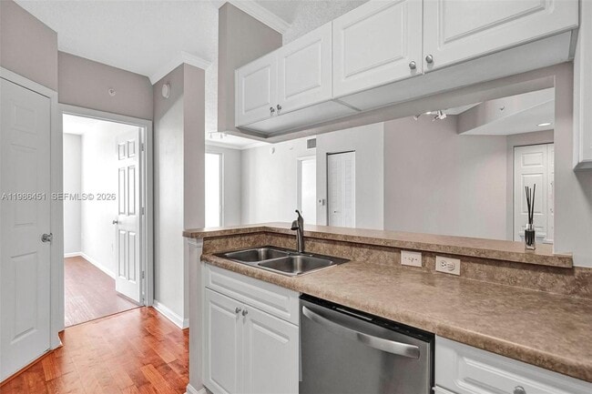 Building Photo - 17150 N Bay Rd