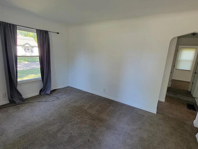 Building Photo - 26548 Eton Ave