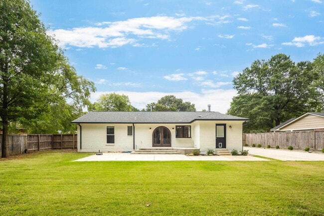 Building Photo - 1023 Greencliff Rd