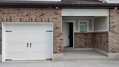 Building Photo - West Haven 3 bedroom Townhome for Rent!