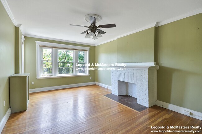 Primary Photo - 1259 Commonwealth Ave