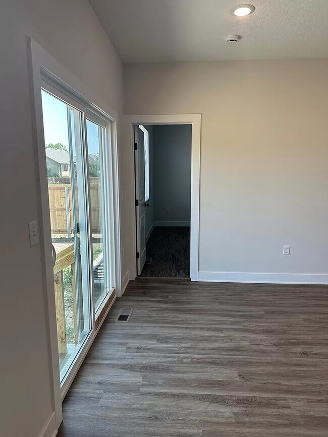 Building Photo - 15666 E 21st St N