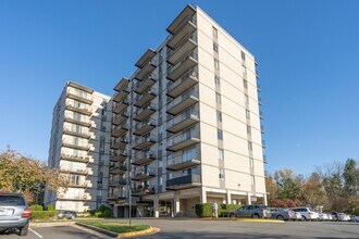 Building Photo - 1 Bed 1 Bath Condo in Barcroft Hills
