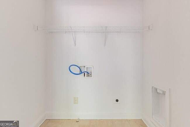 Building Photo - 1410 Eastland Rd SE