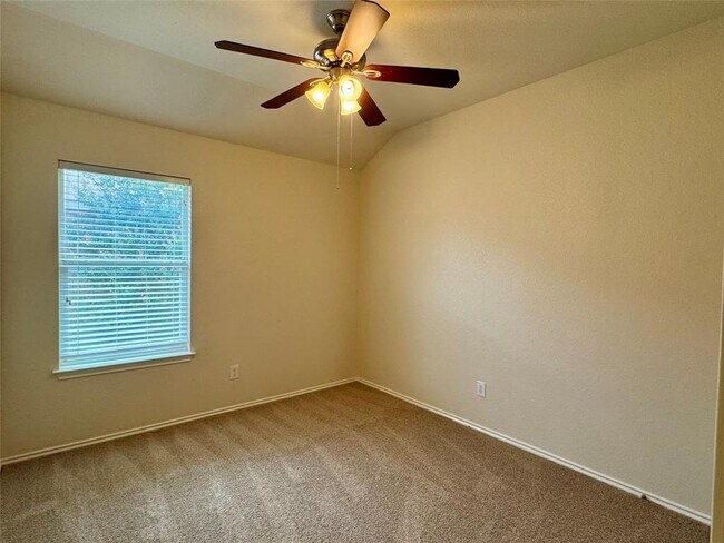 Building Photo - 1692 Amberwood Loop