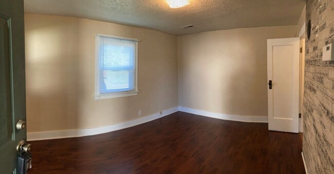 Building Photo - Shadle Area Home