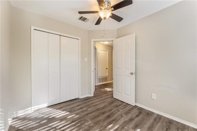 Building Photo - 7004 Riverton Dr